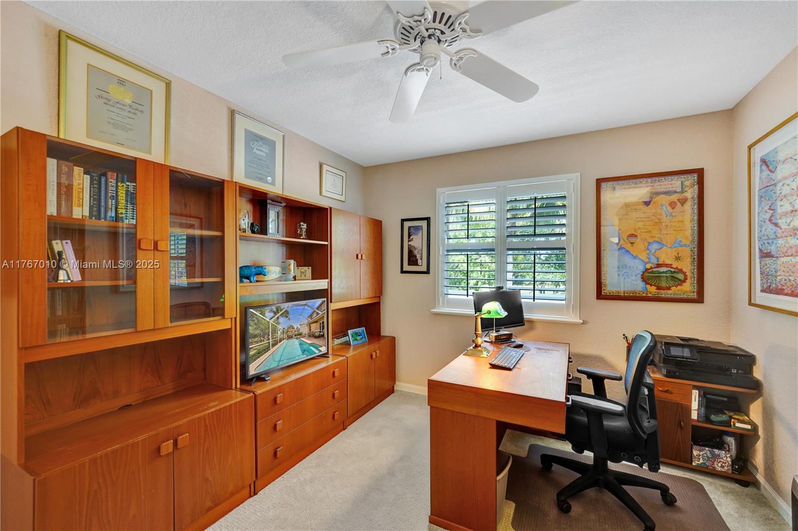 1058 Chenille Cir