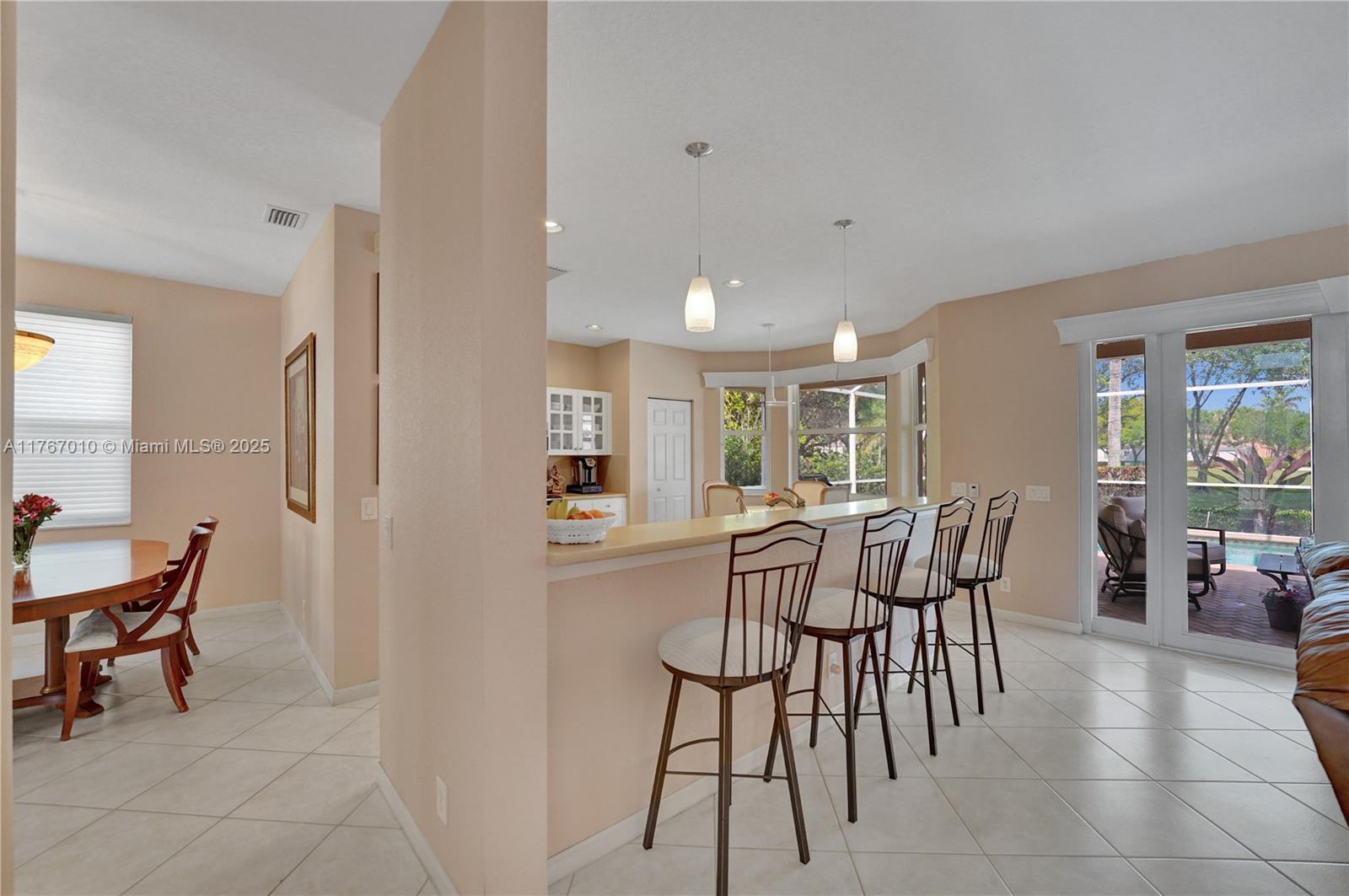1058 Chenille Cir