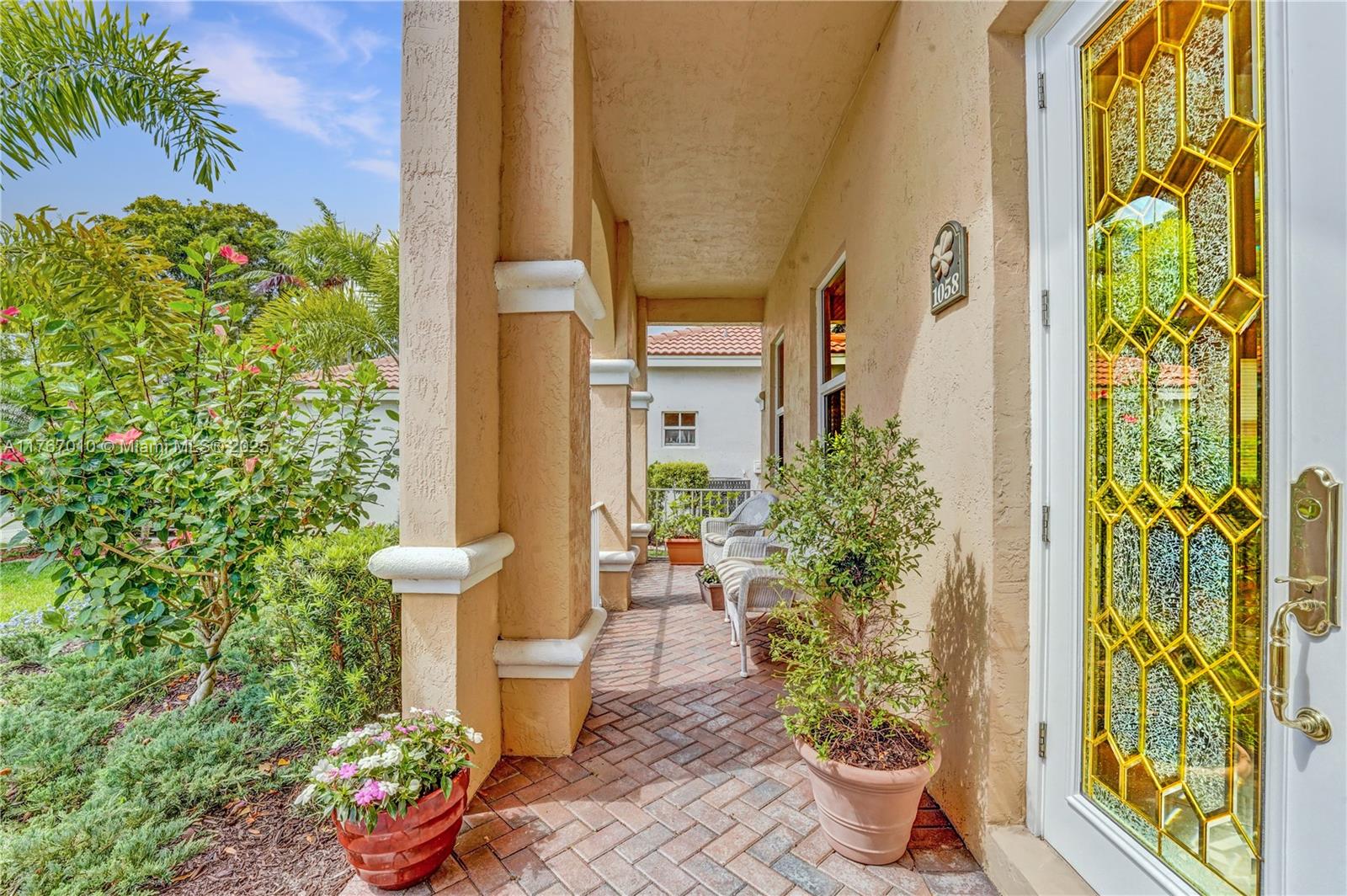 1058 Chenille Cir