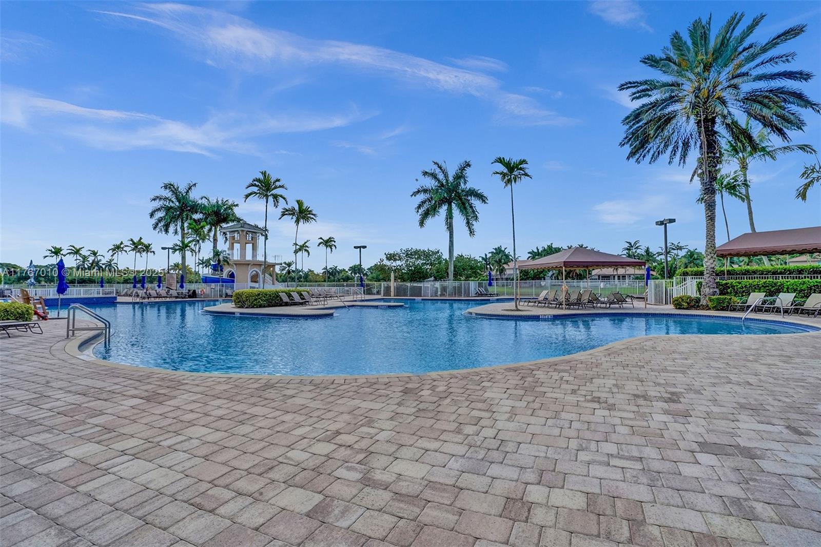 1058 Chenille Cir