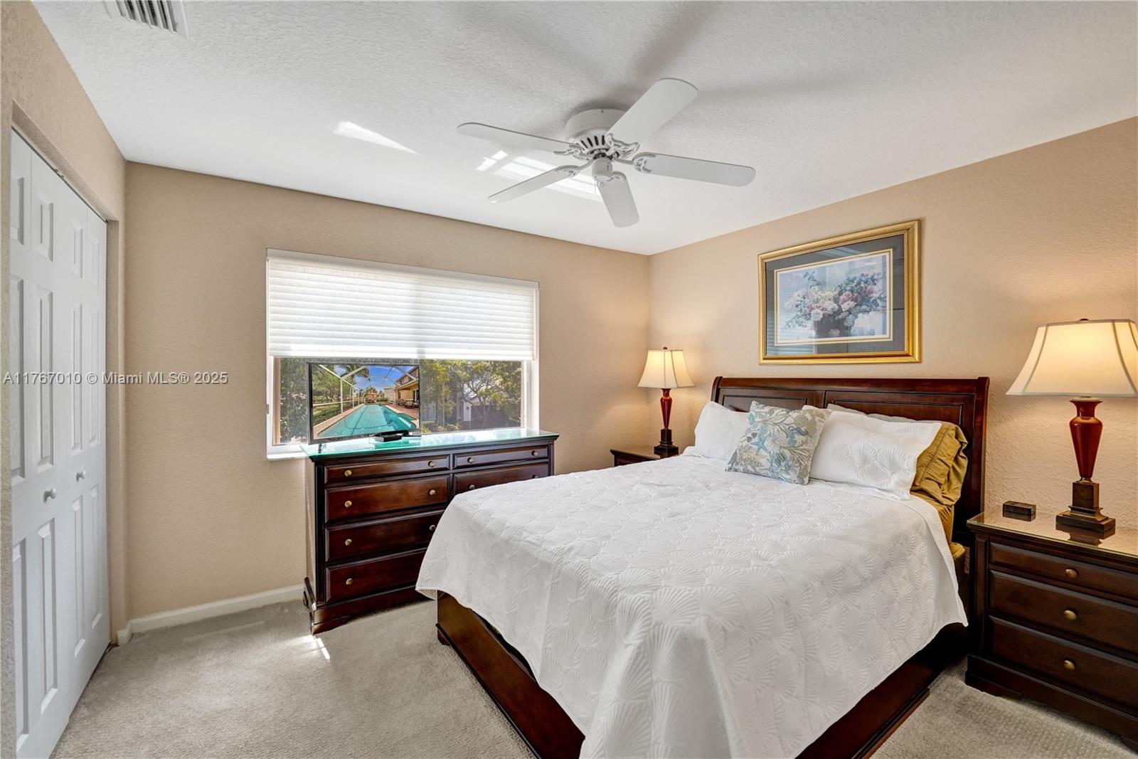 1058 Chenille Cir
