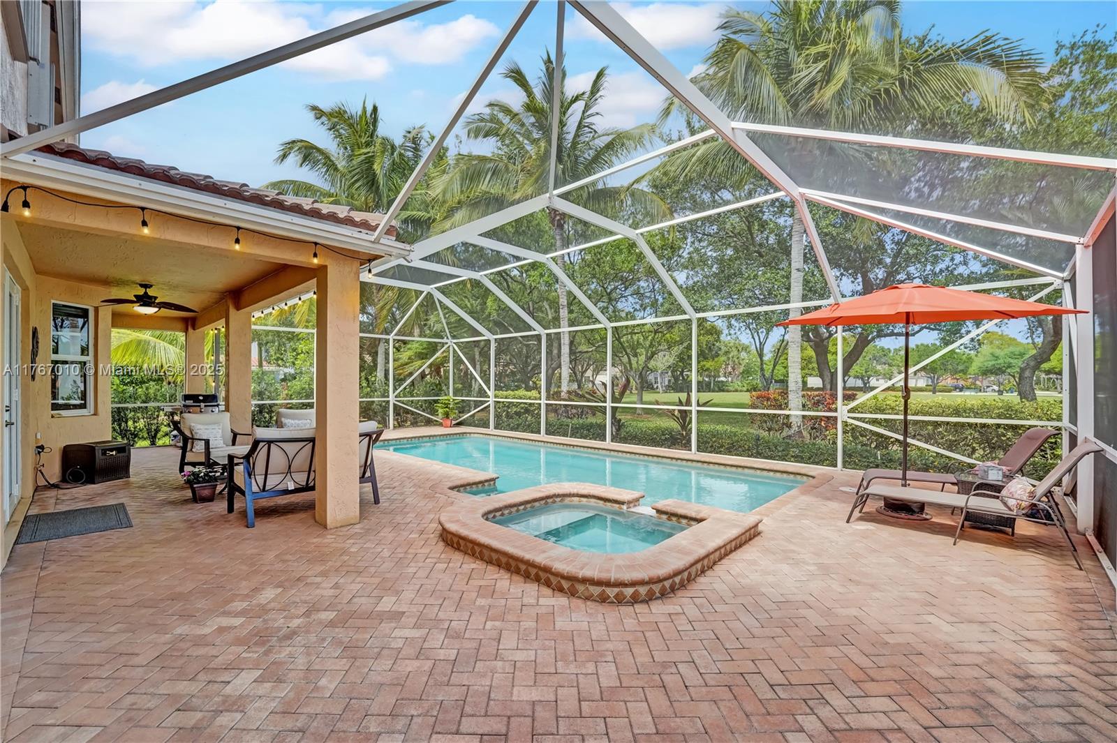 1058 Chenille Cir