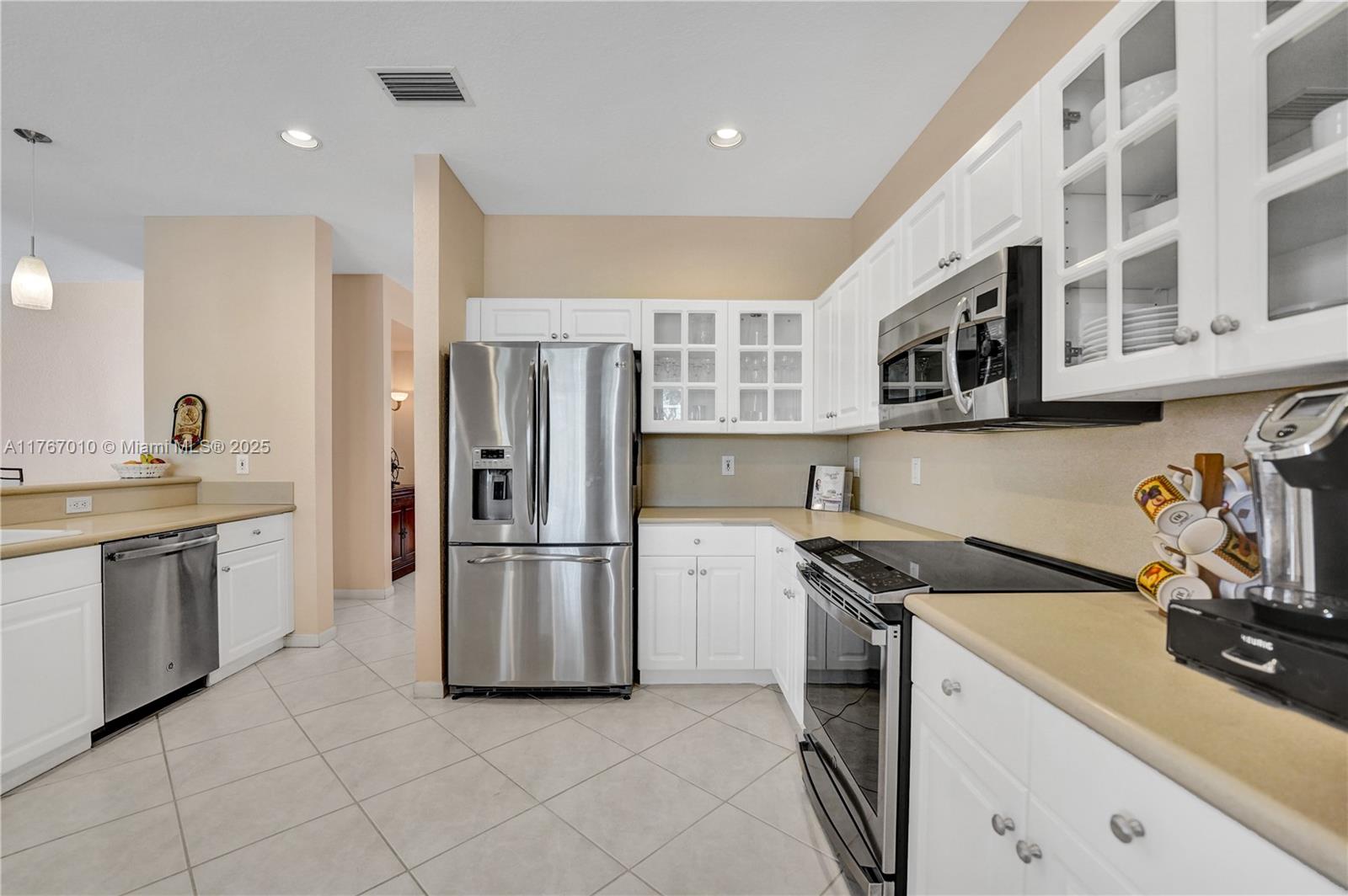 1058 Chenille Cir