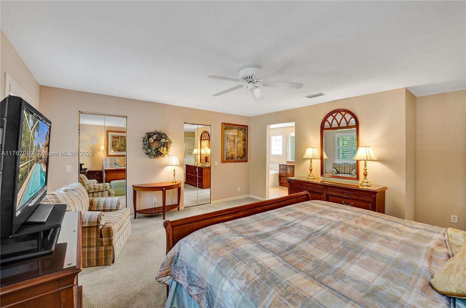 1058 Chenille Cir