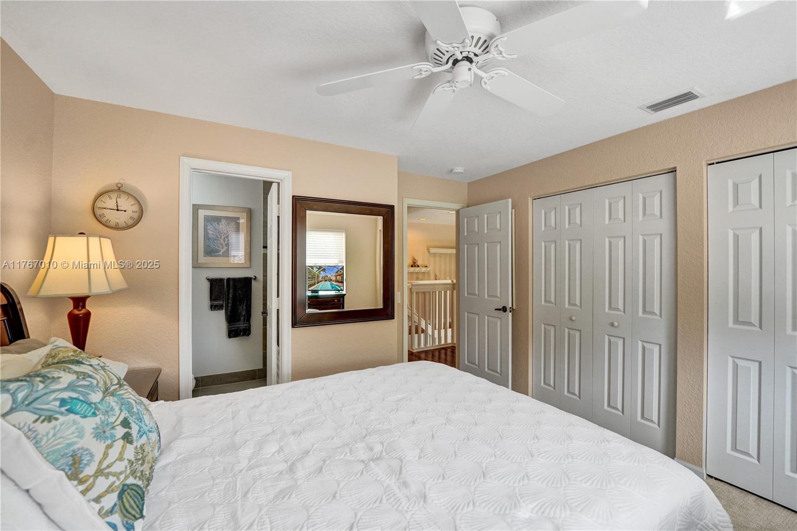 1058 Chenille Cir
