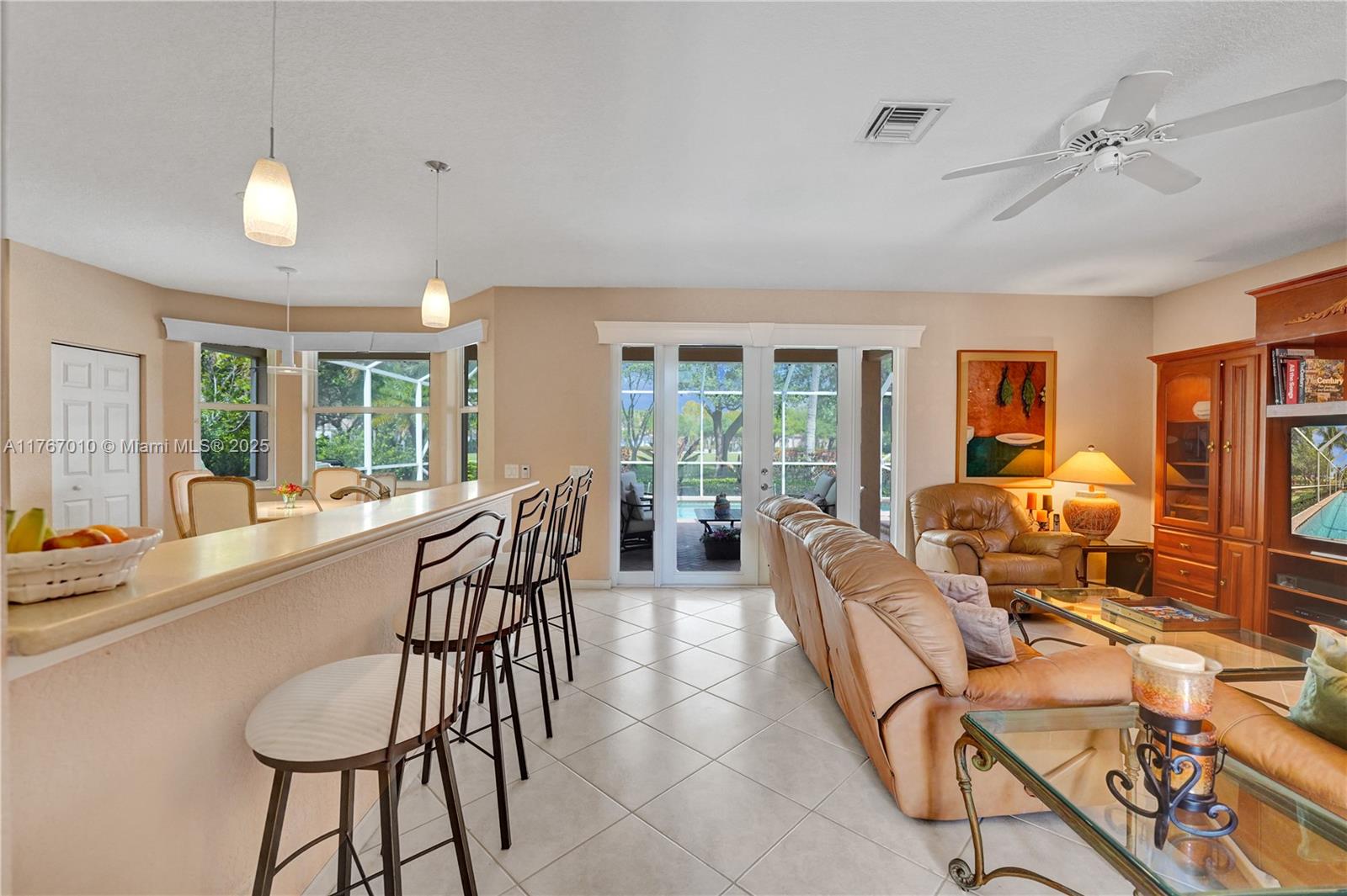 1058 Chenille Cir