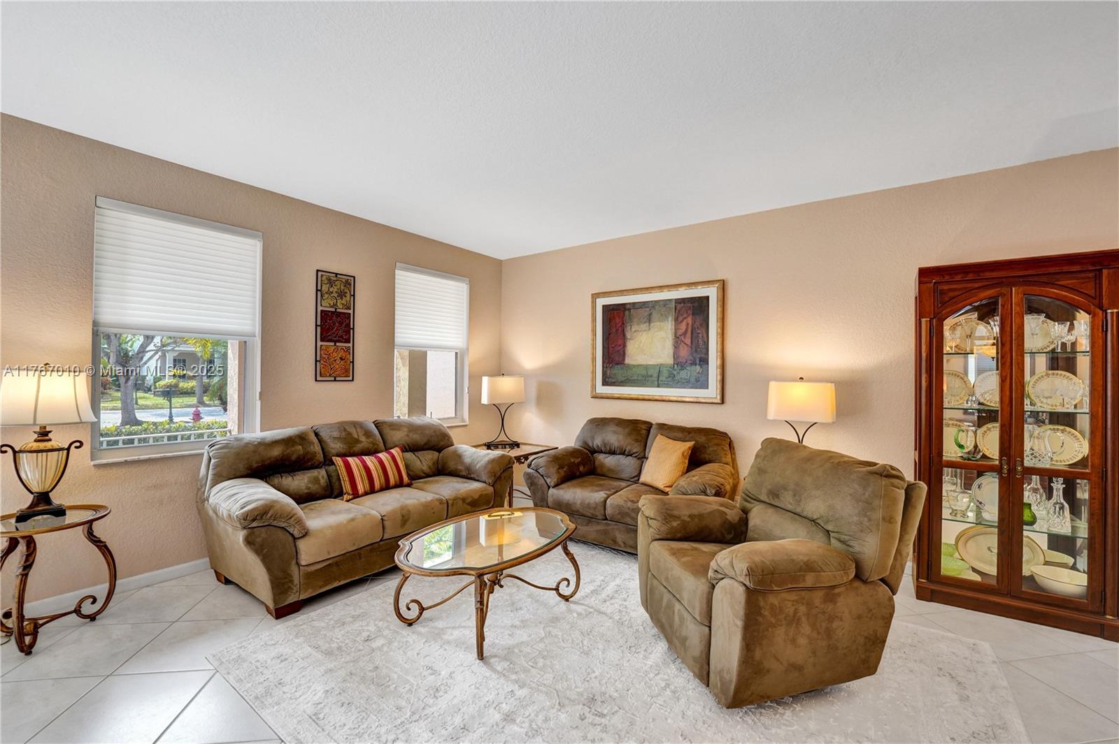1058 Chenille Cir
