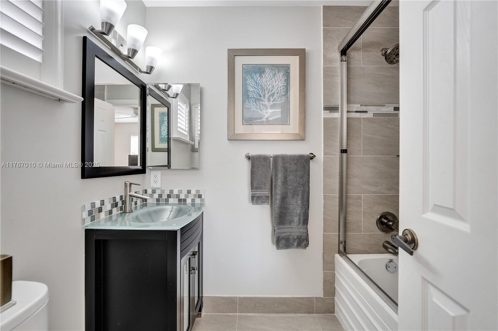 1058 Chenille Cir