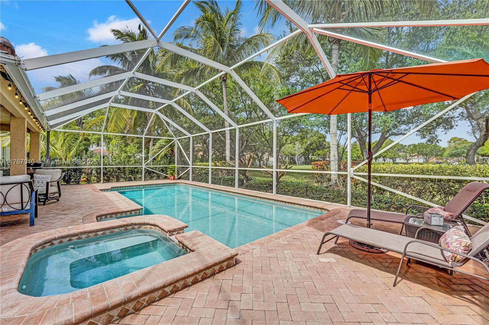 1058 Chenille Cir
