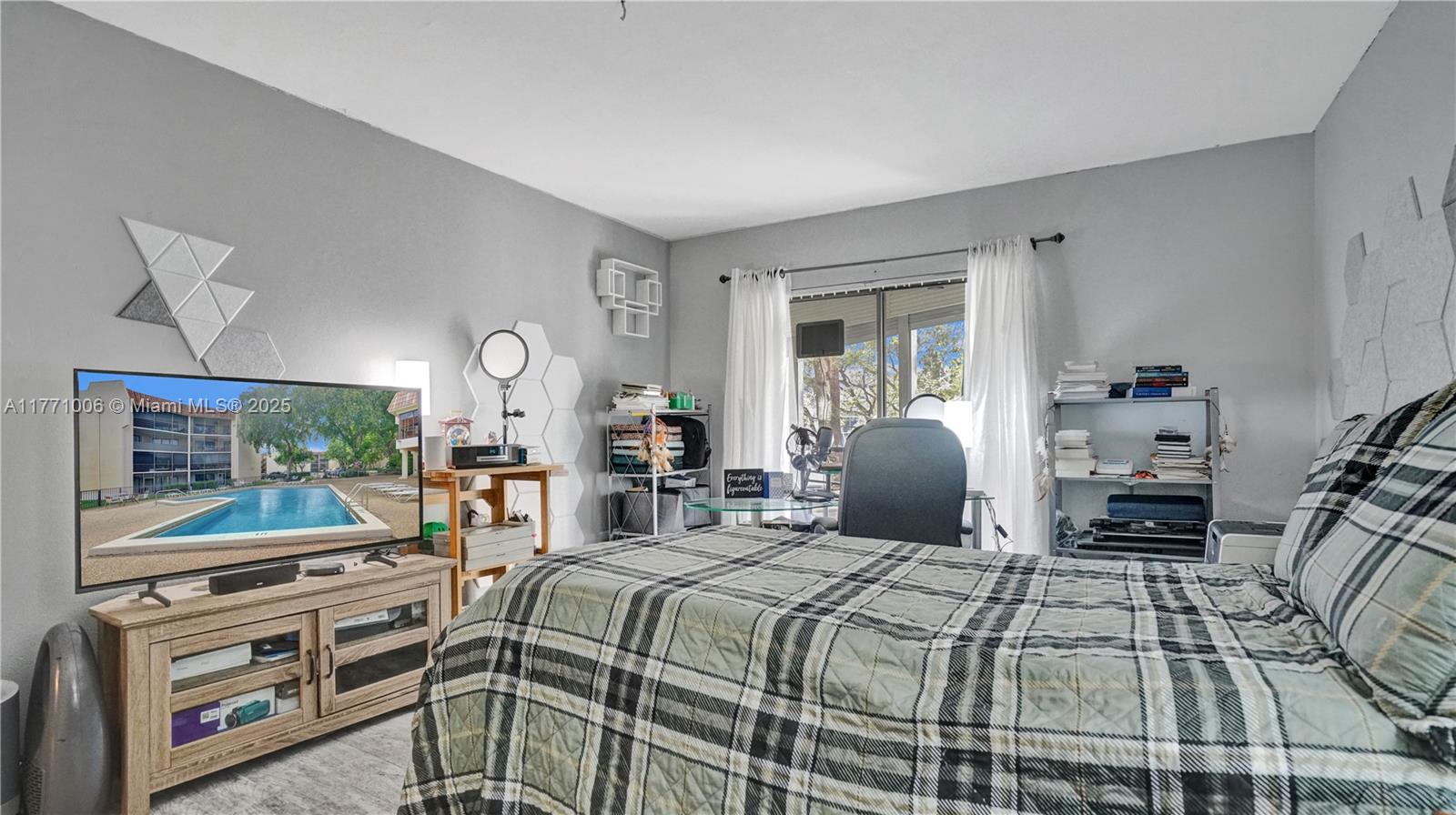 6555 W Broward Blvd # 209