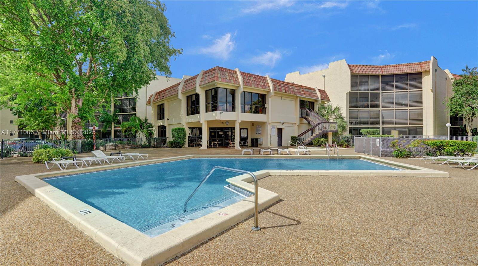 6555 W Broward Blvd # 209