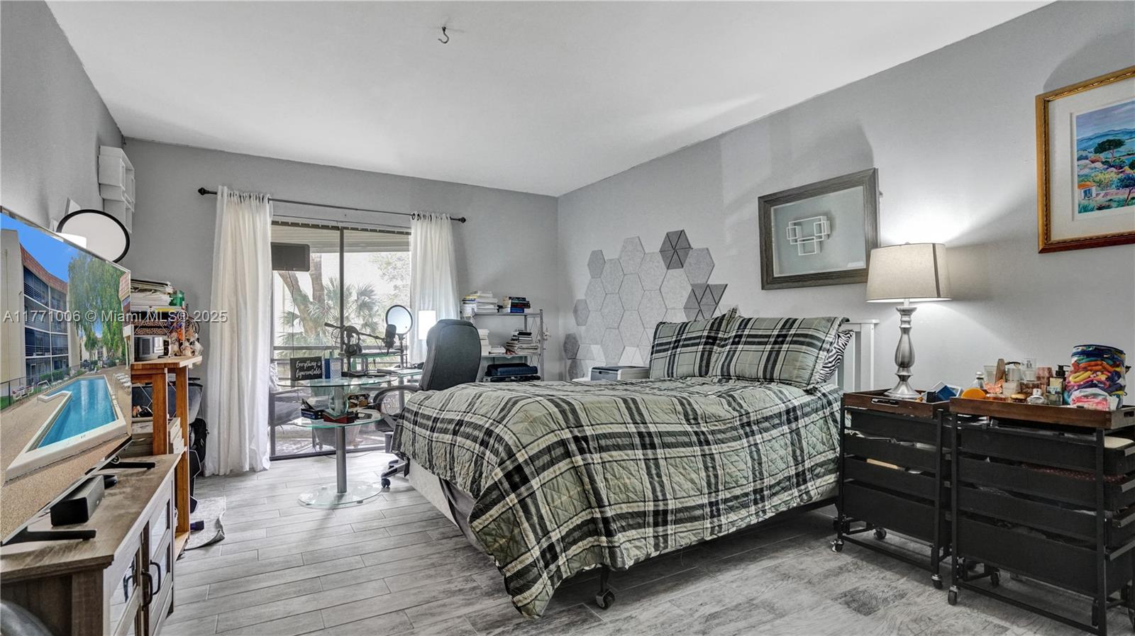 6555 W Broward Blvd # 209