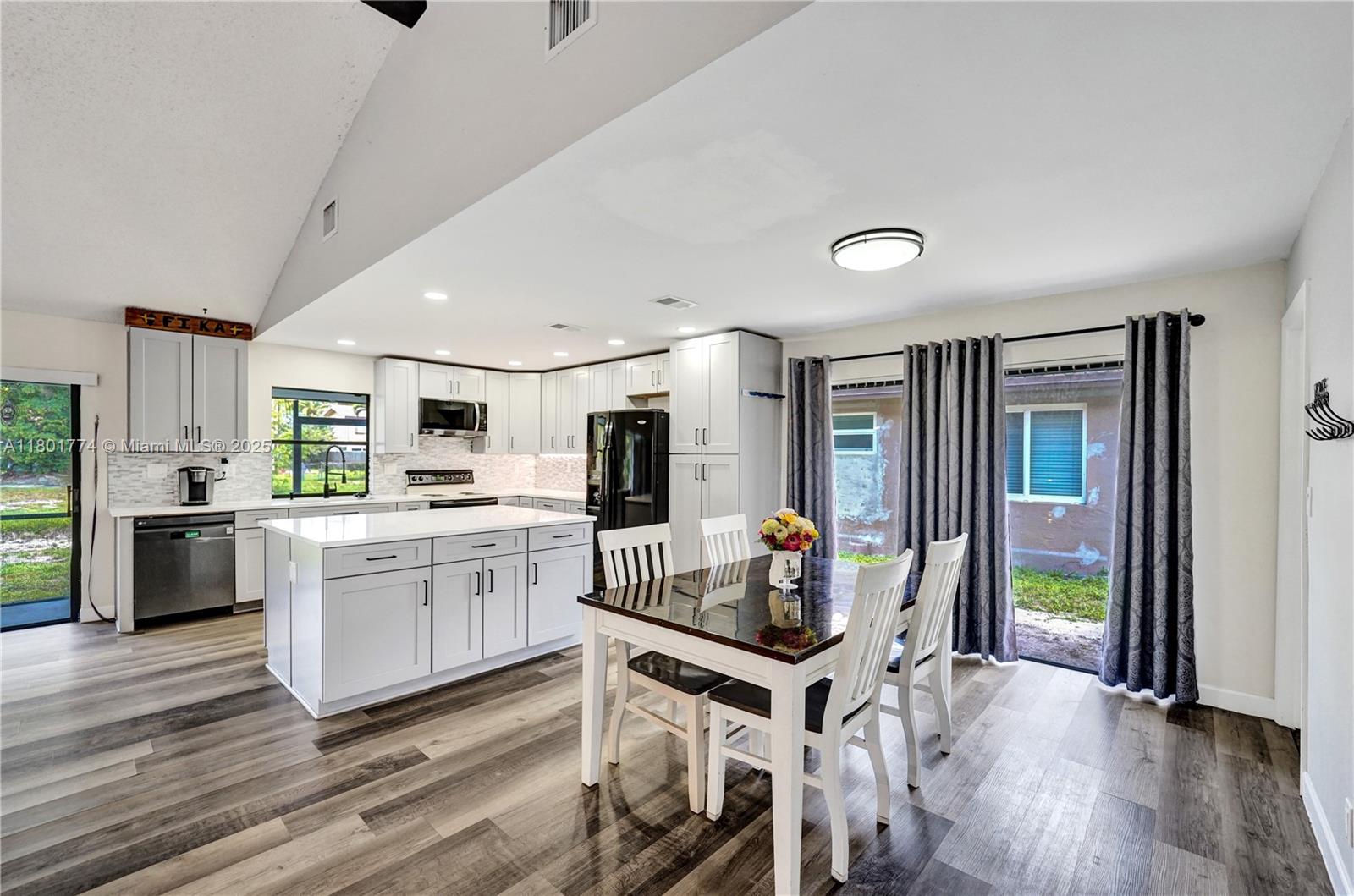 1253 Spring Cir Dr