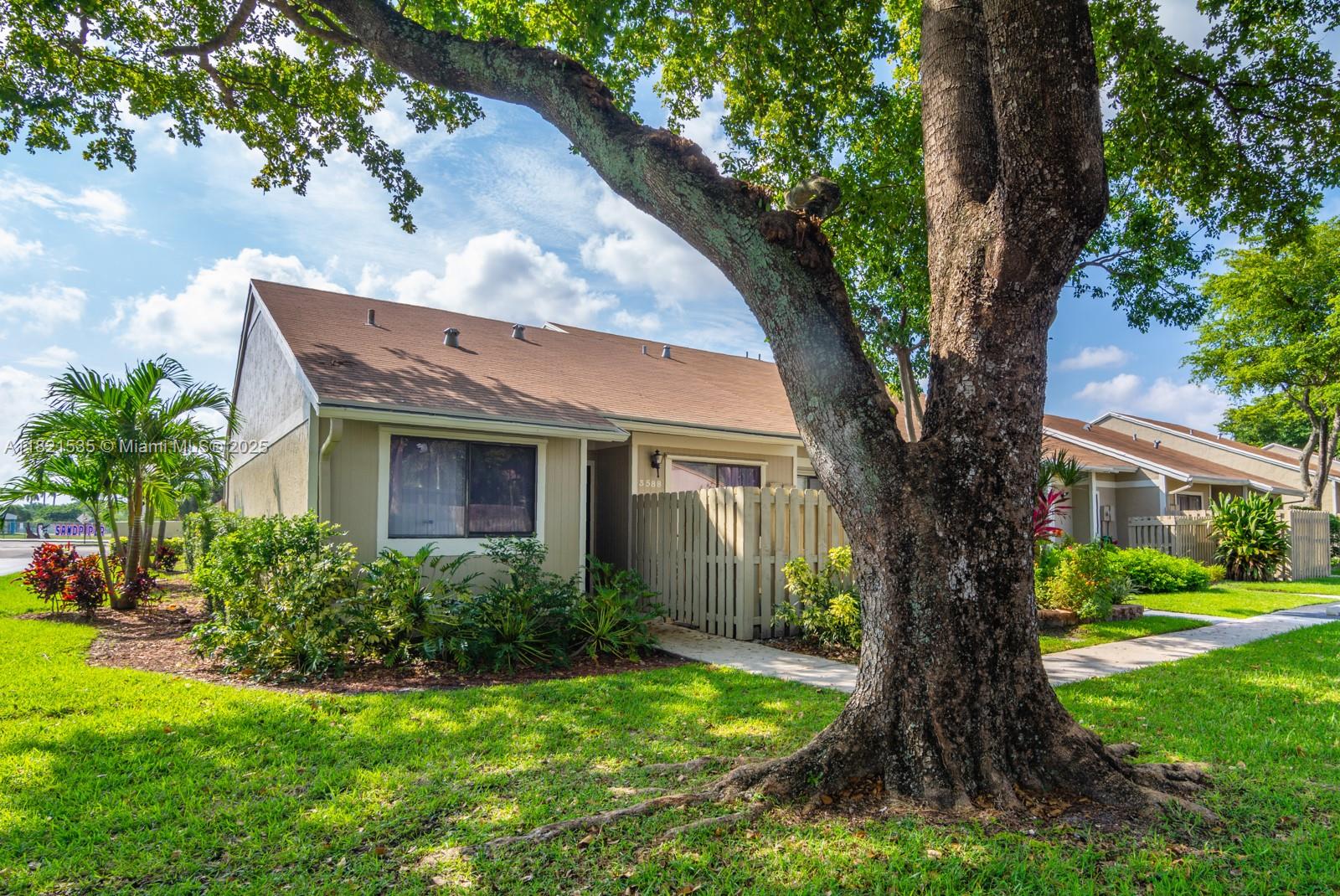 3588 NW 111th Ave