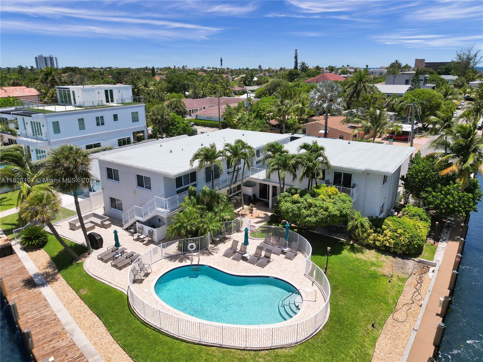 1705 N Riverside Dr # 1