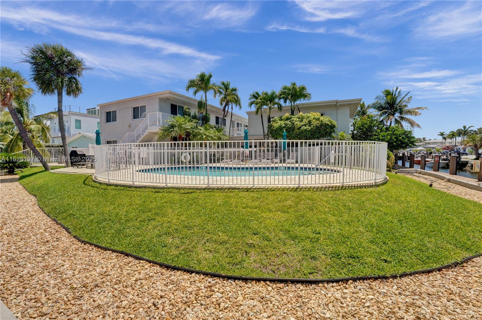 1705 N Riverside Dr # 1