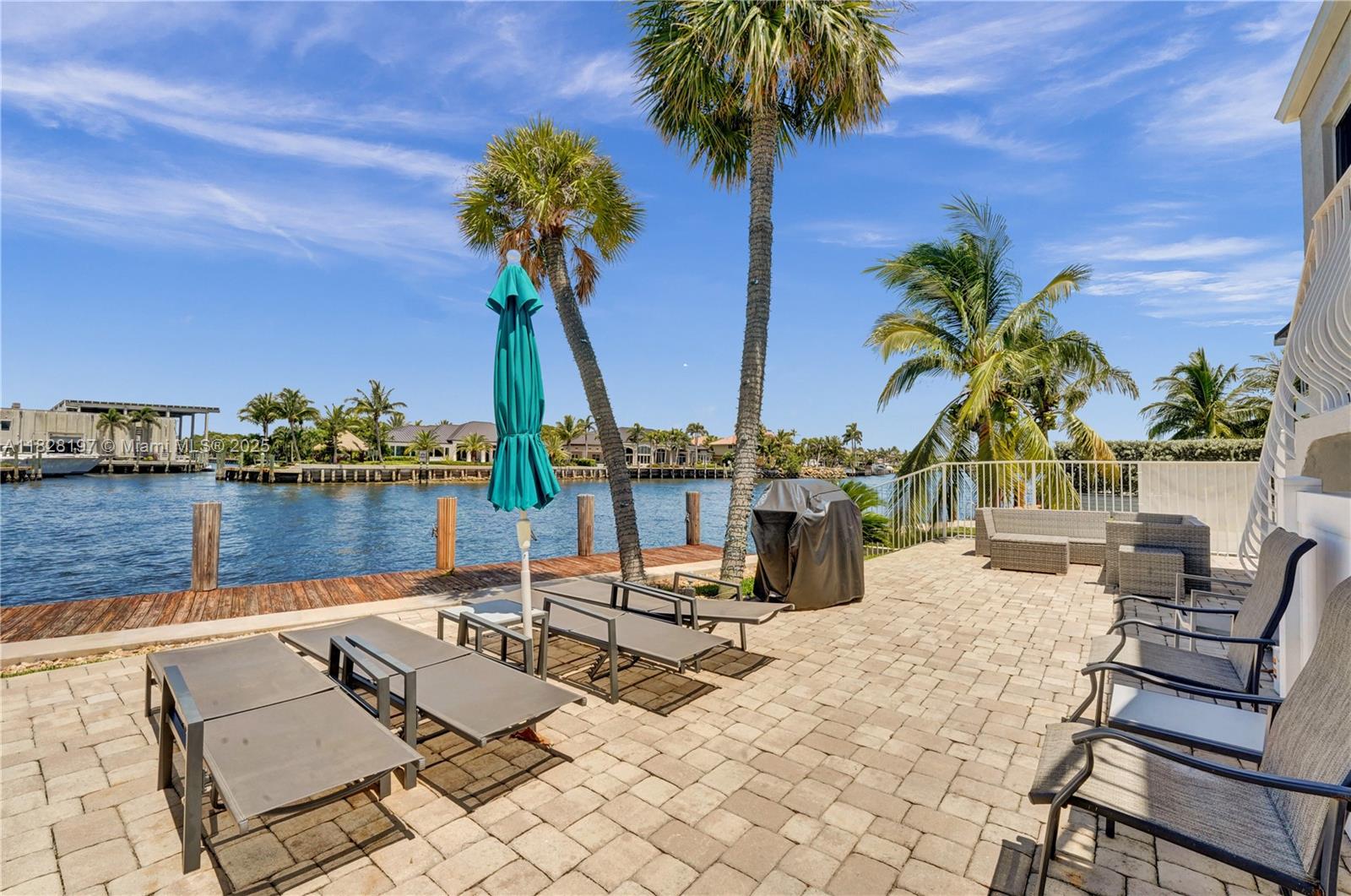 1705 N Riverside Dr # 1