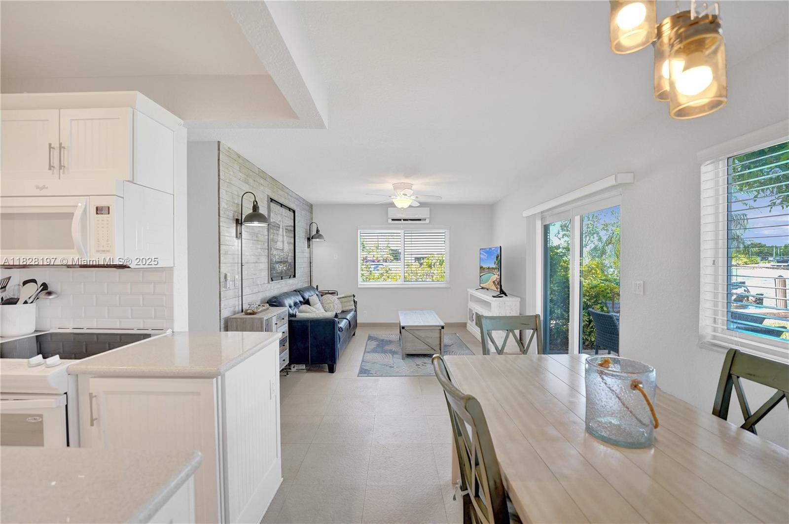 1705 N Riverside Dr # 1