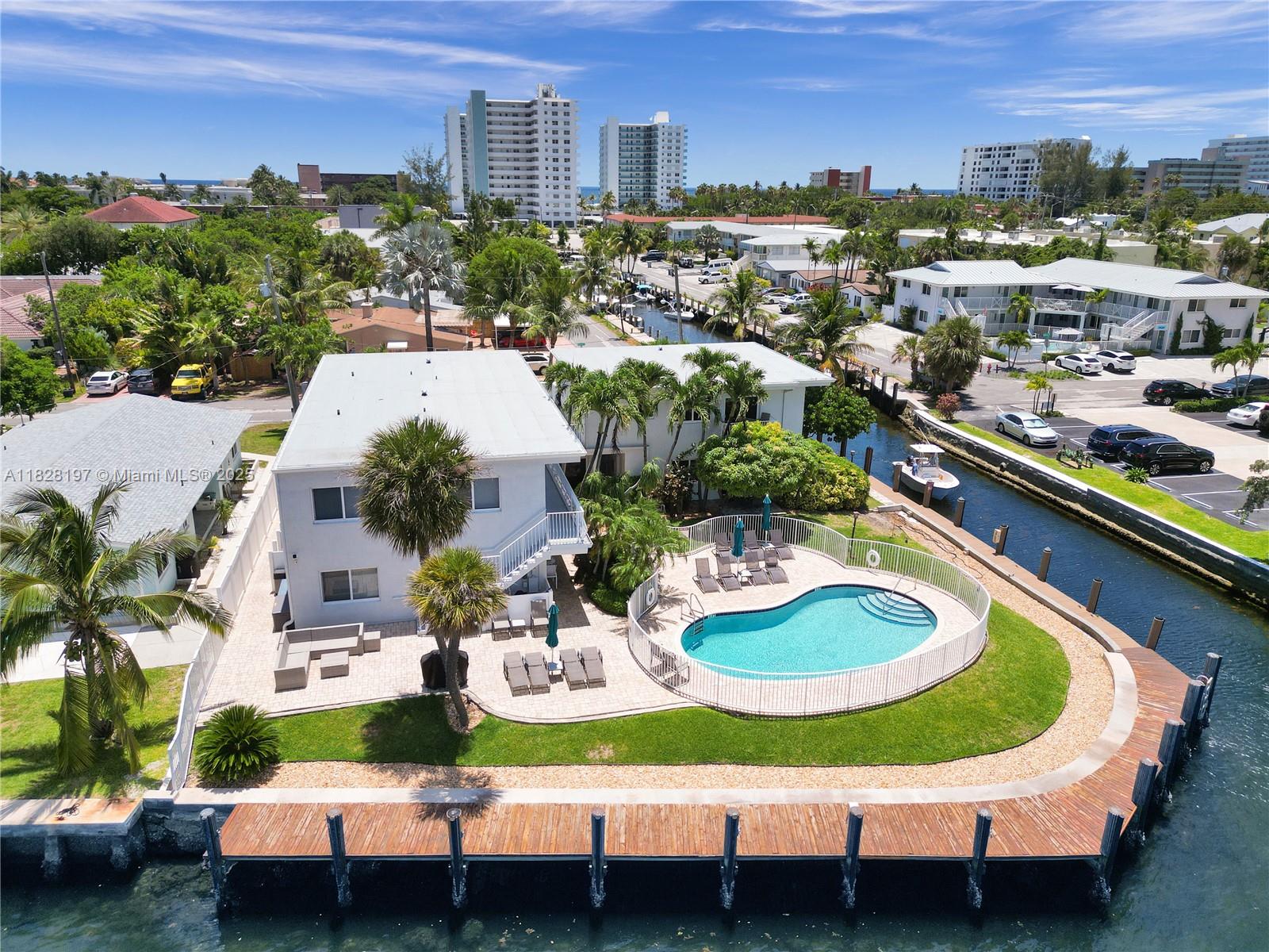 1705 N Riverside Dr # 1