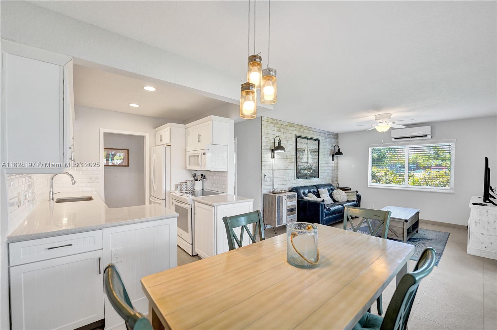 1705 N Riverside Dr # 1