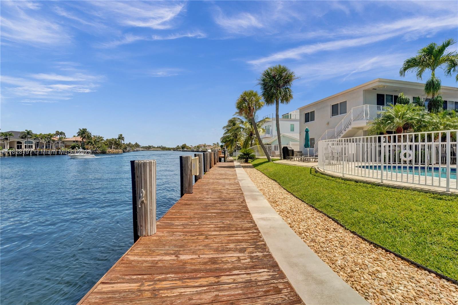1705 N Riverside Dr # 1