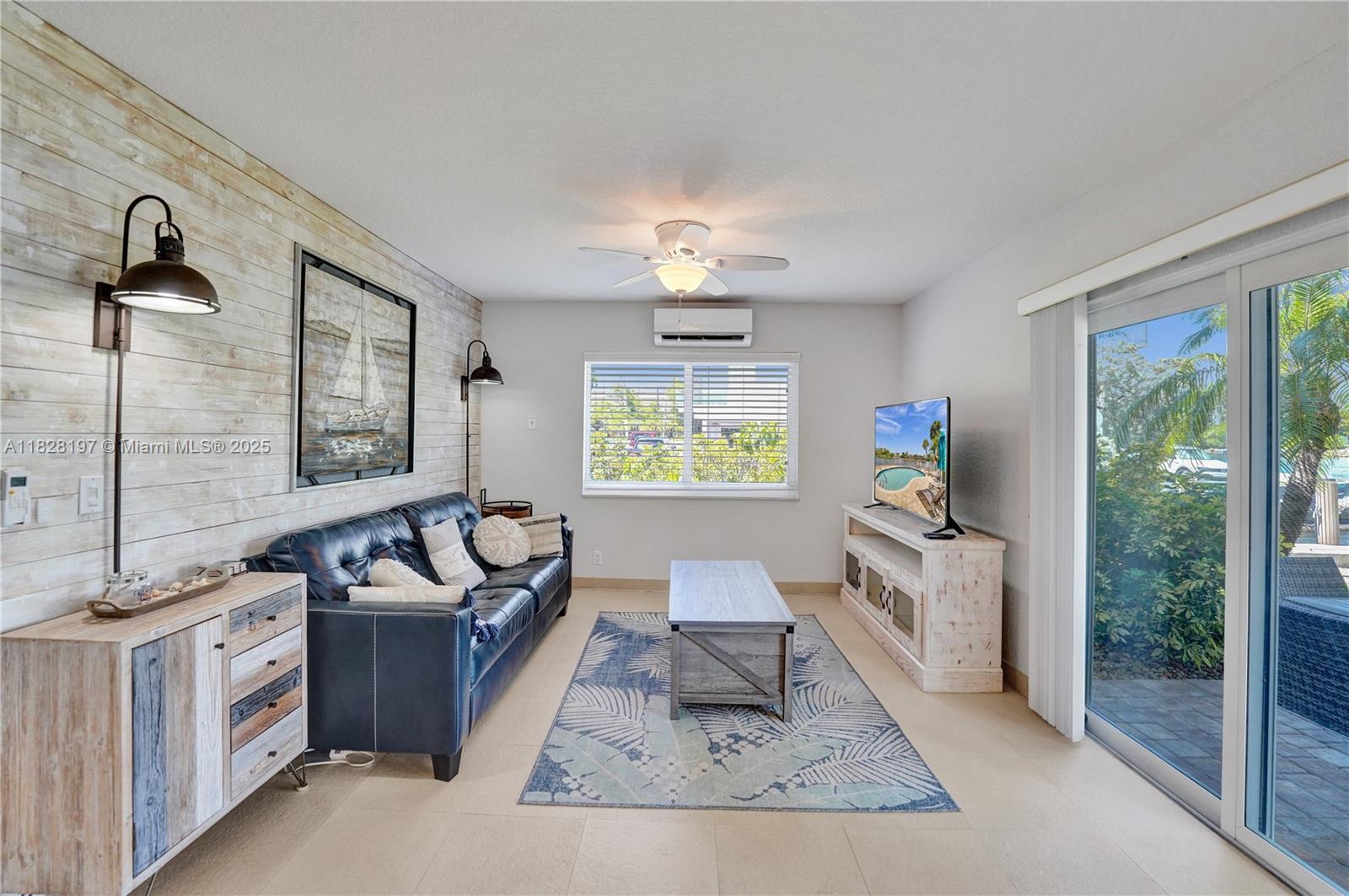 1705 N Riverside Dr # 1