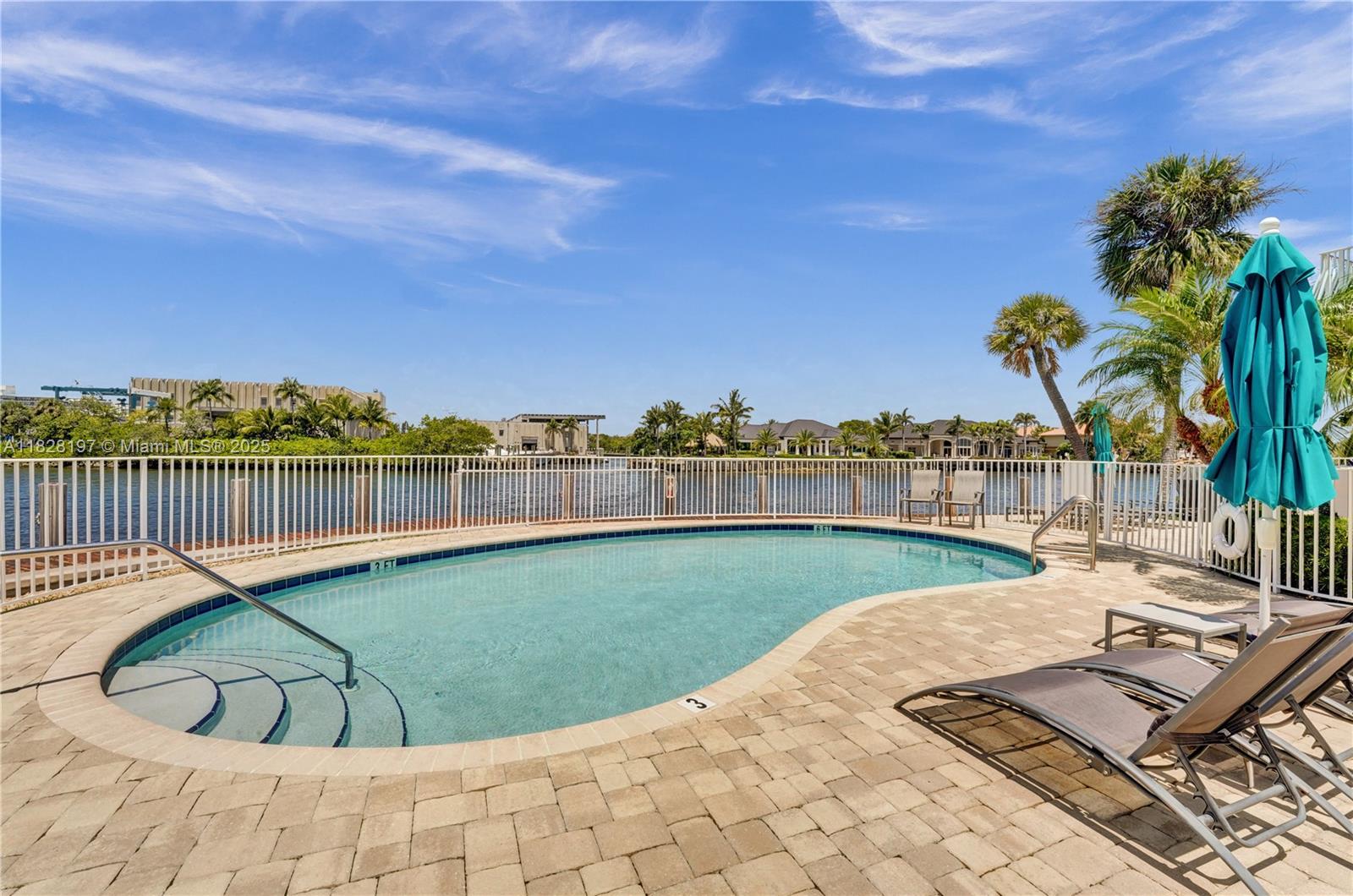 1705 N Riverside Dr # 1