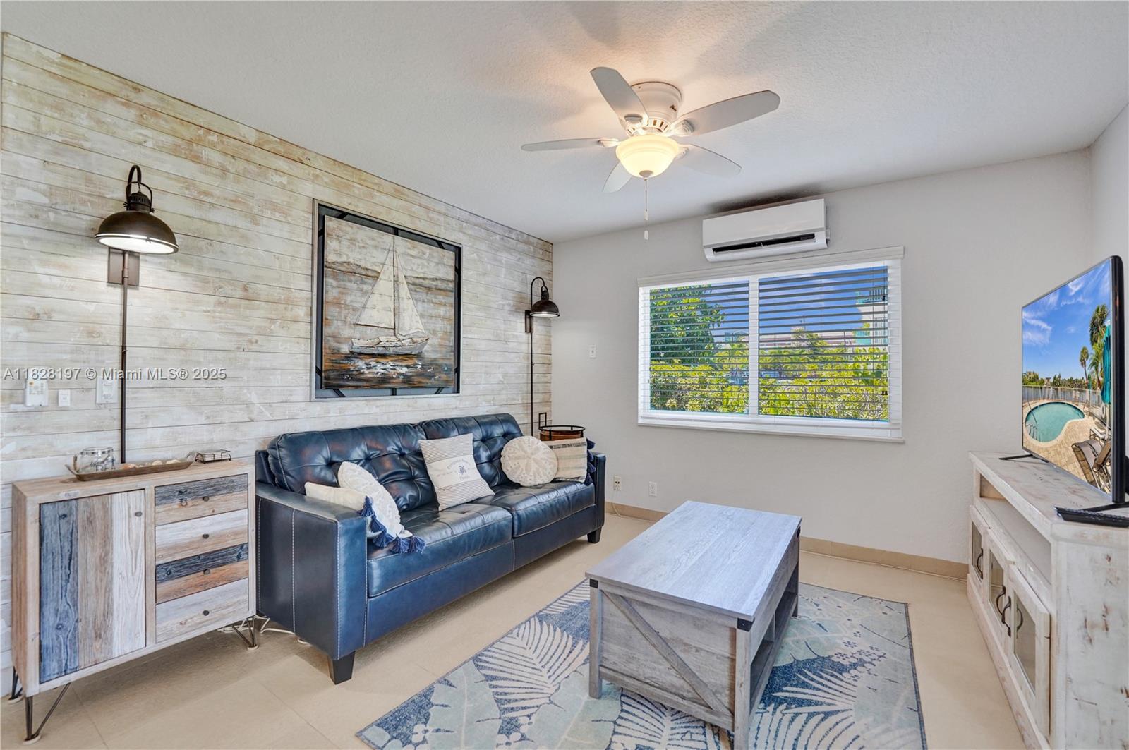 1705 N Riverside Dr # 1