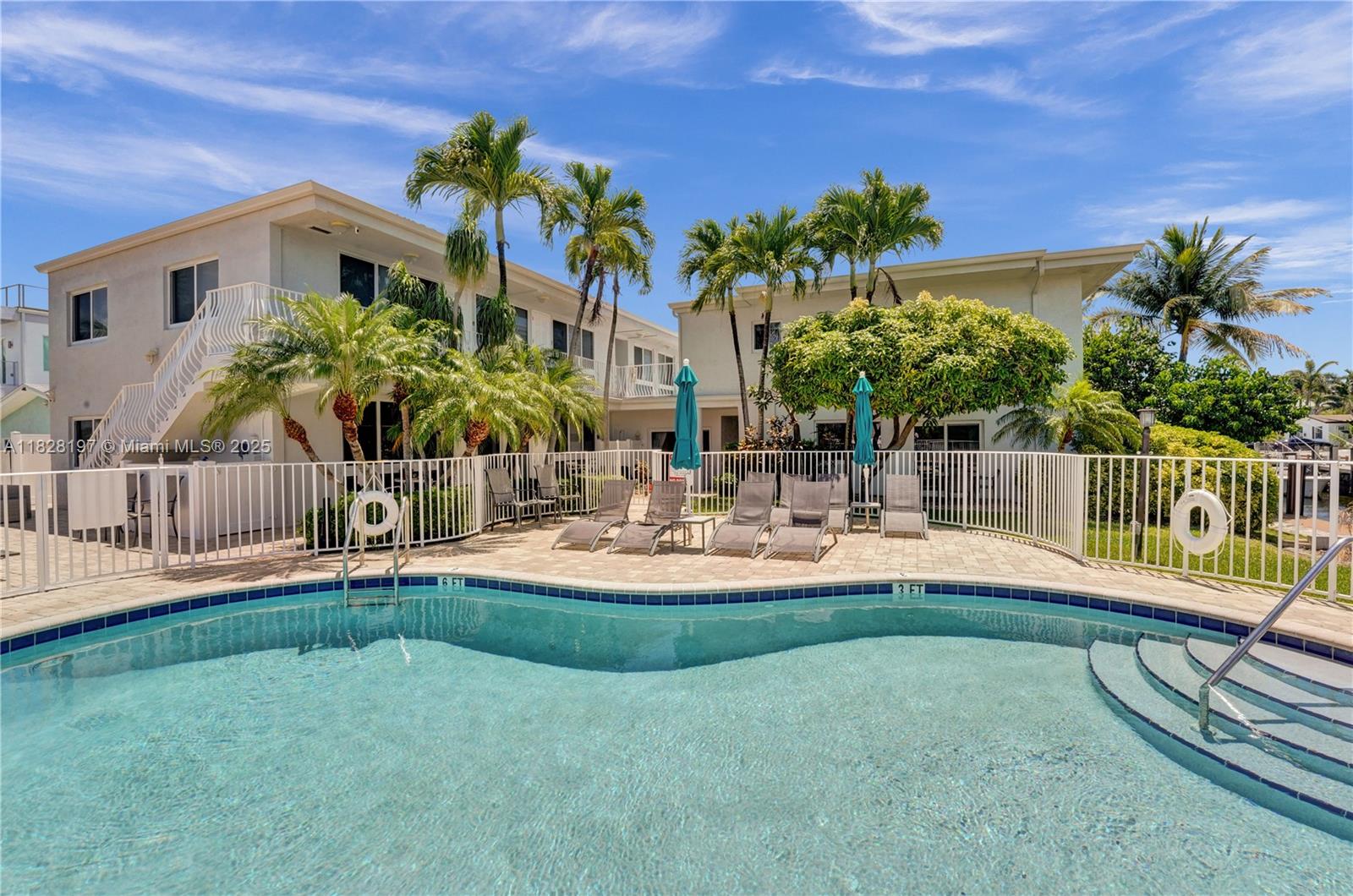 1705 N Riverside Dr # 1