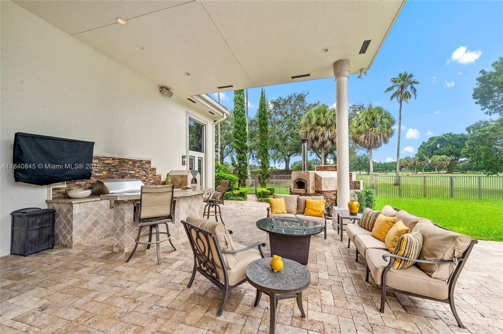 2684 Riviera Ct