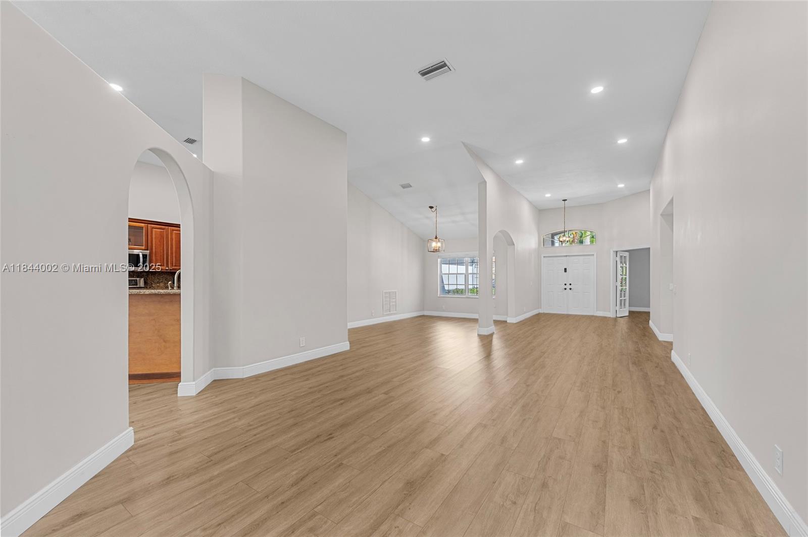 2587 Jardin Ct