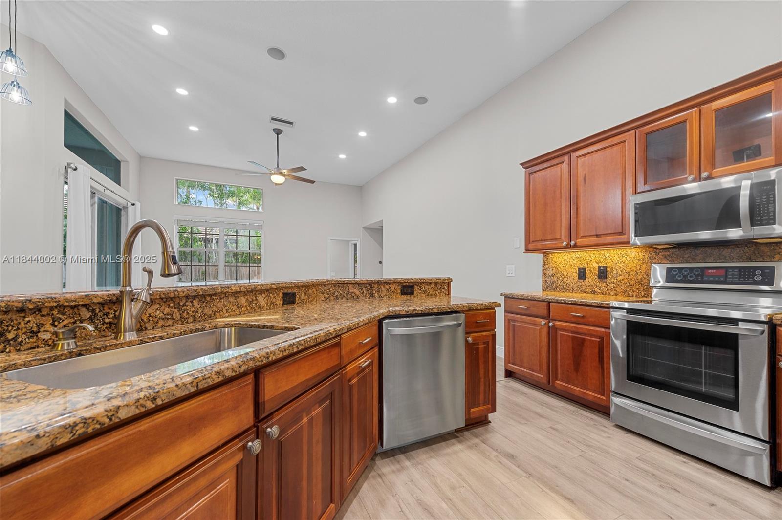 2587 Jardin Ct