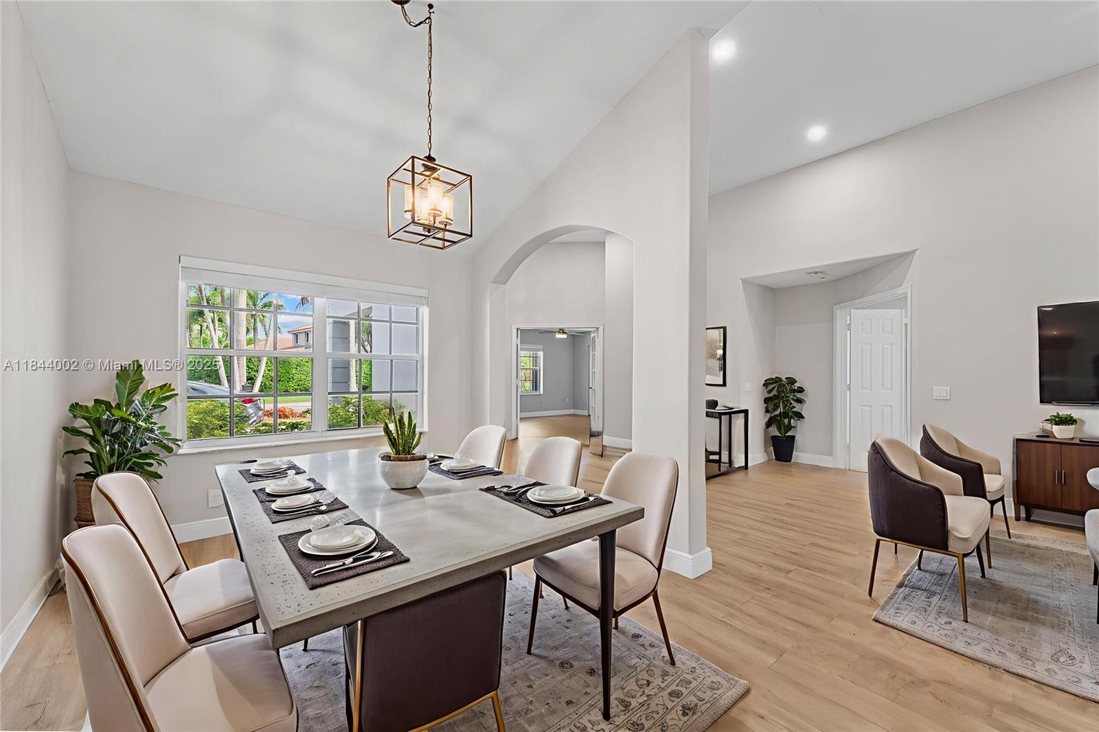 2587 Jardin Ct