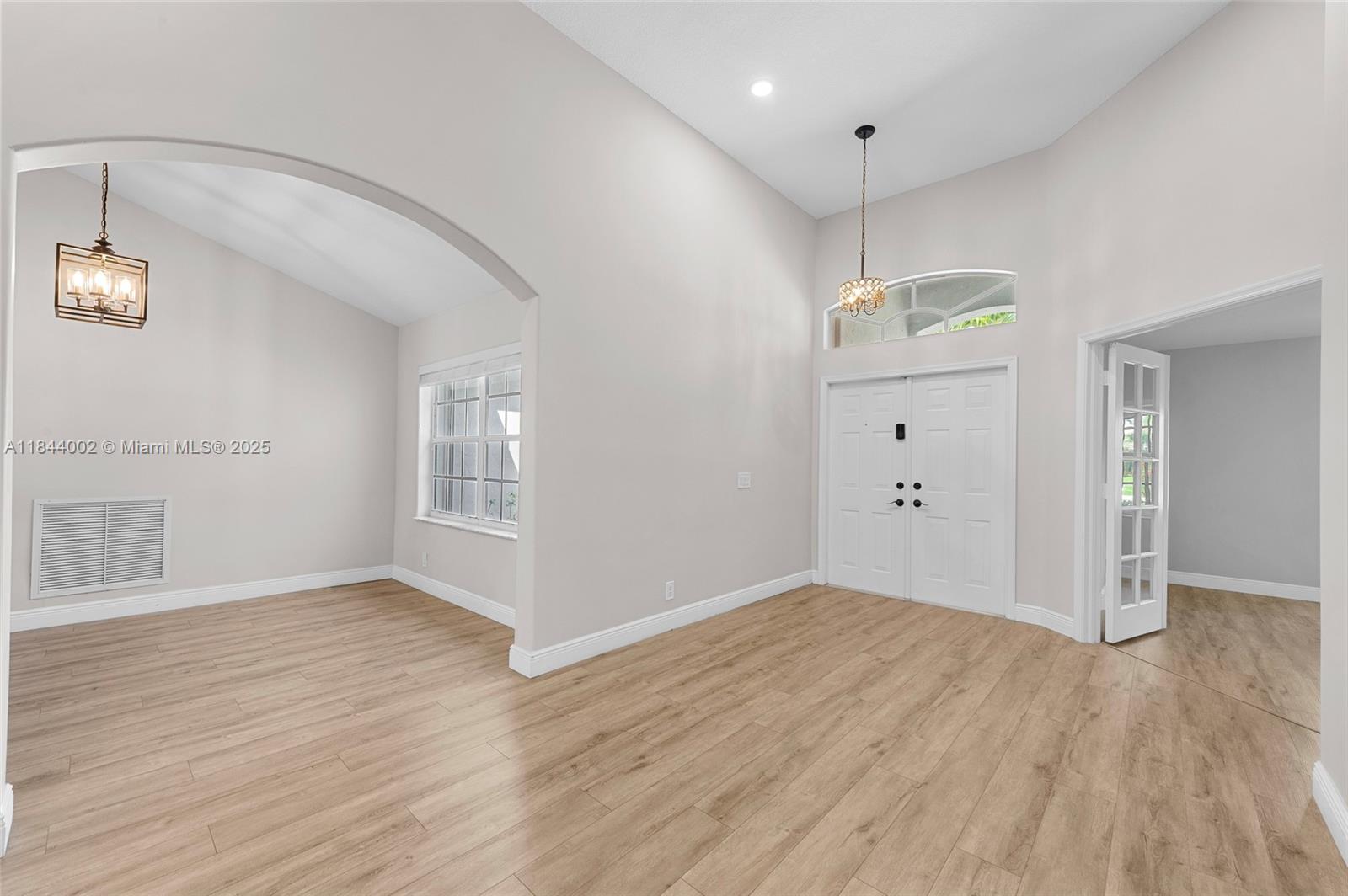 2587 Jardin Ct