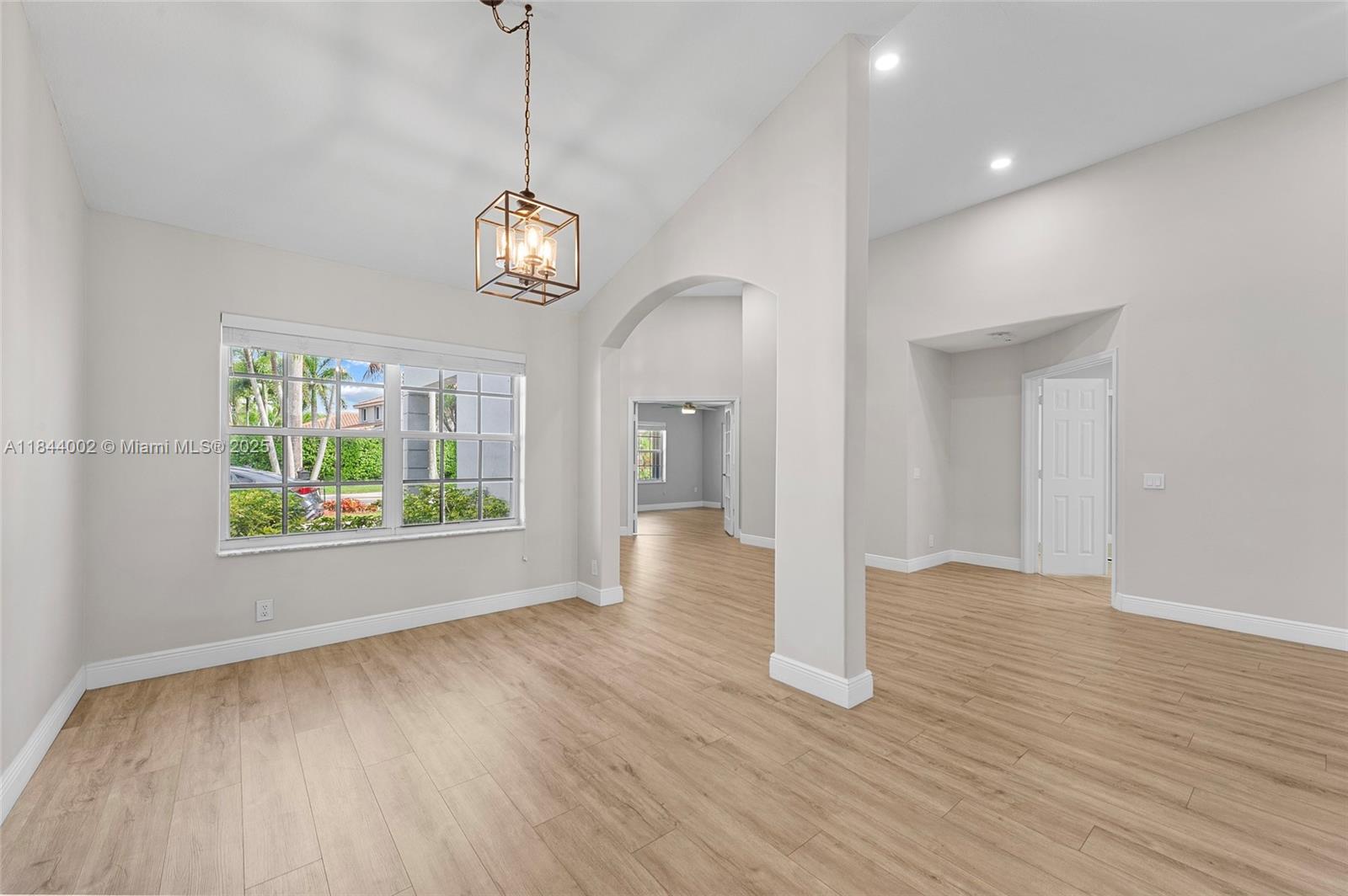 2587 Jardin Ct