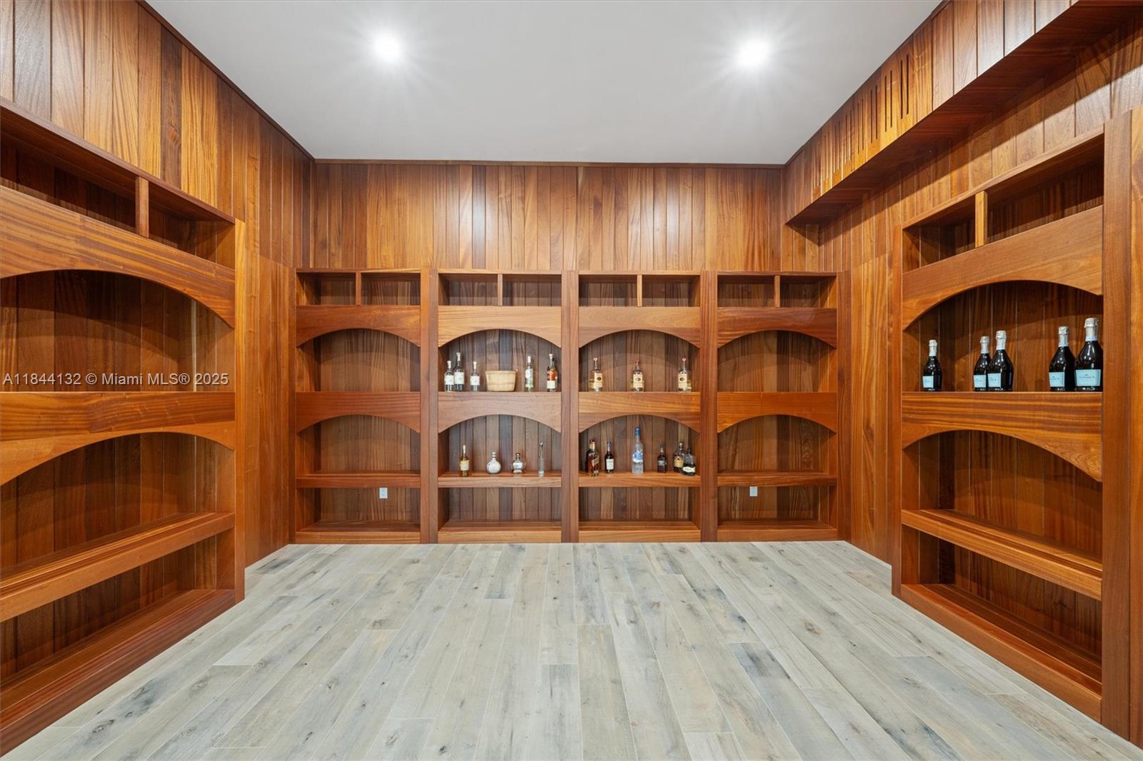 3275 Islewood Ave