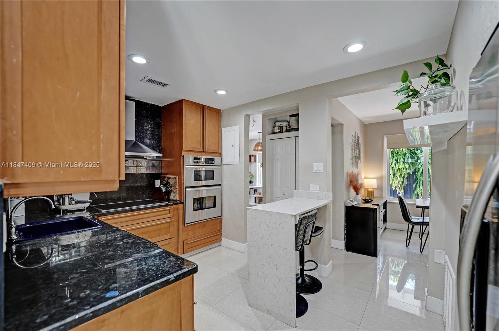 1401 NE 5th Ter