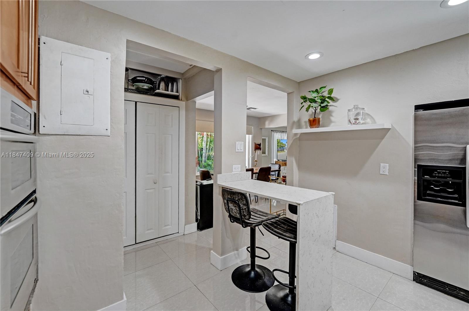 1401 NE 5th Ter
