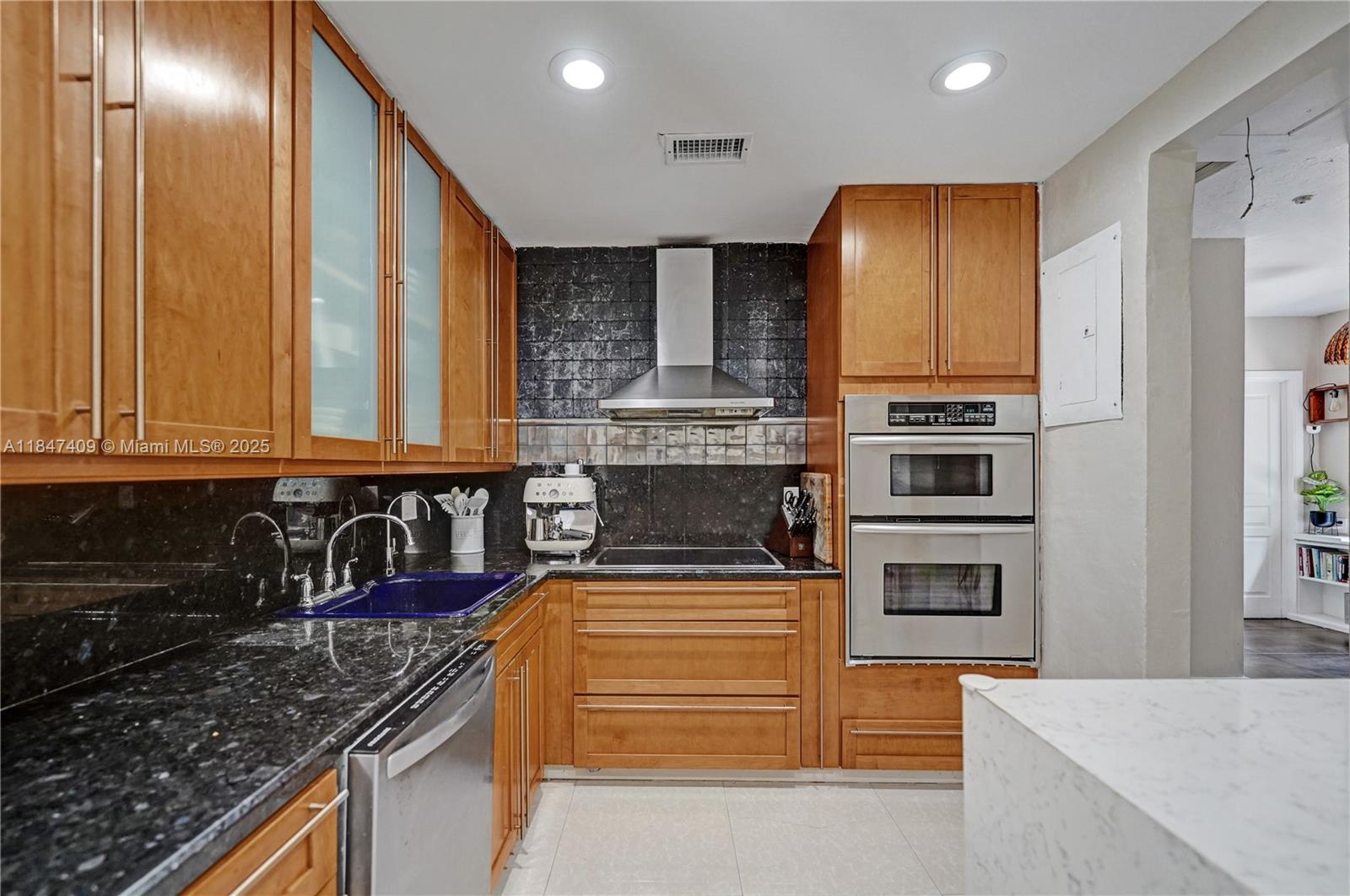 1401 NE 5th Ter