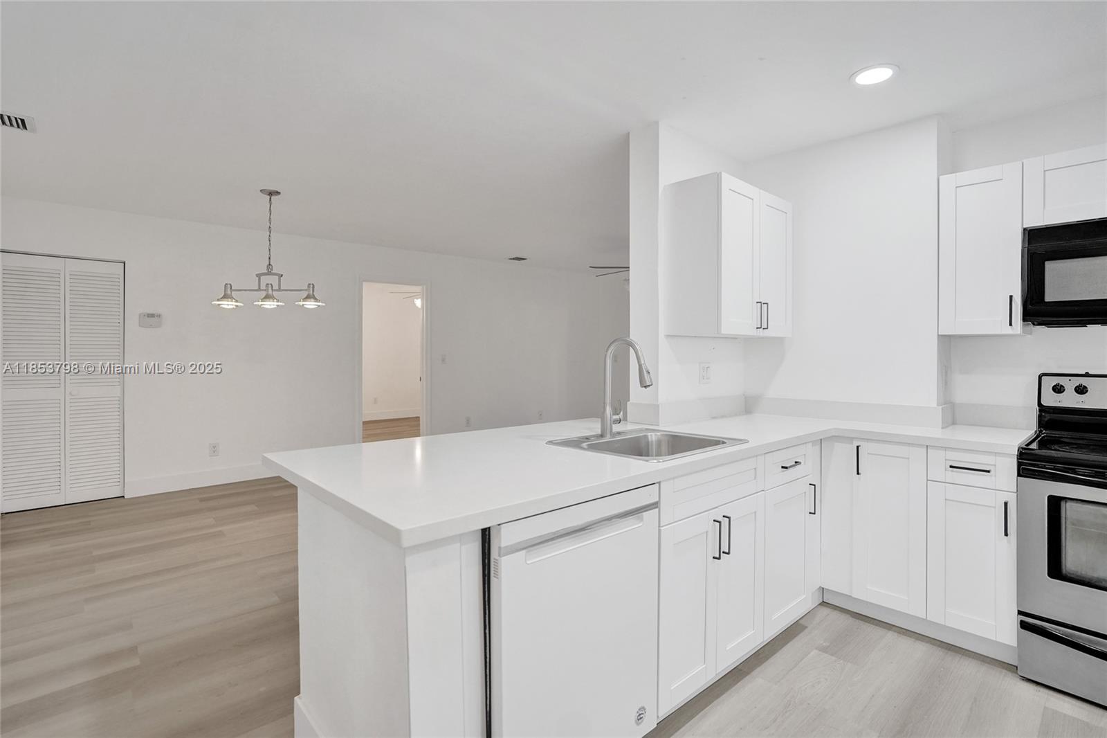 3633 NW 94th Ave # 7G