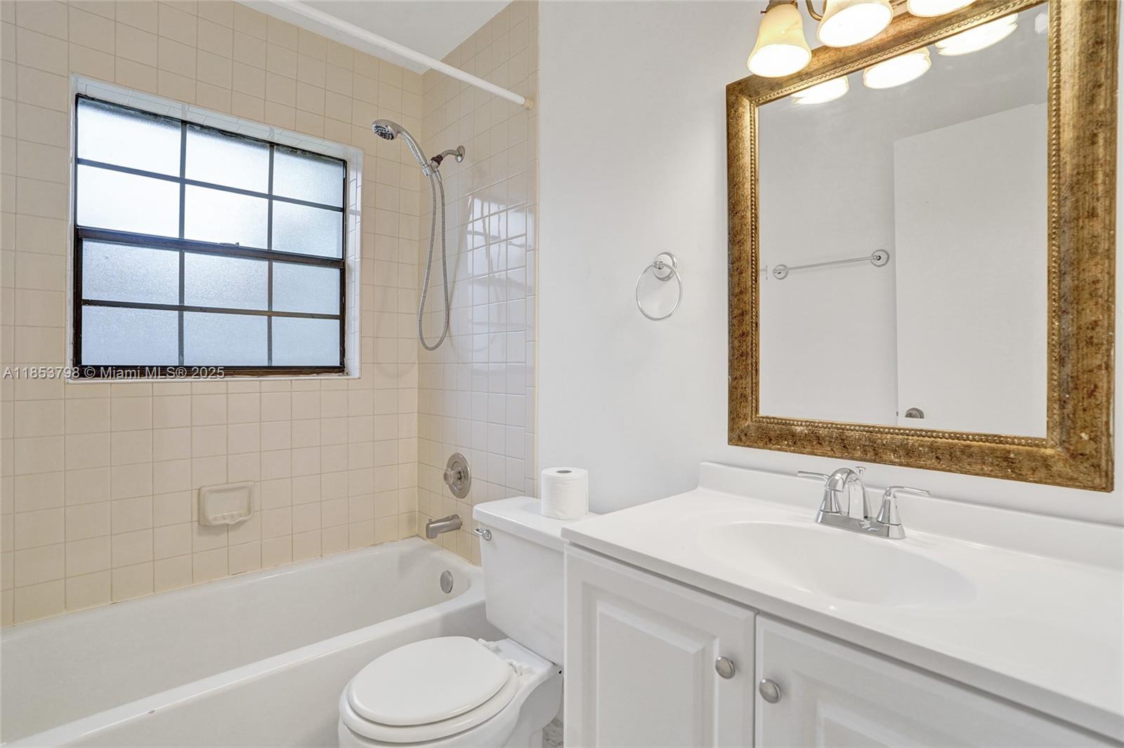 3633 NW 94th Ave # 7G