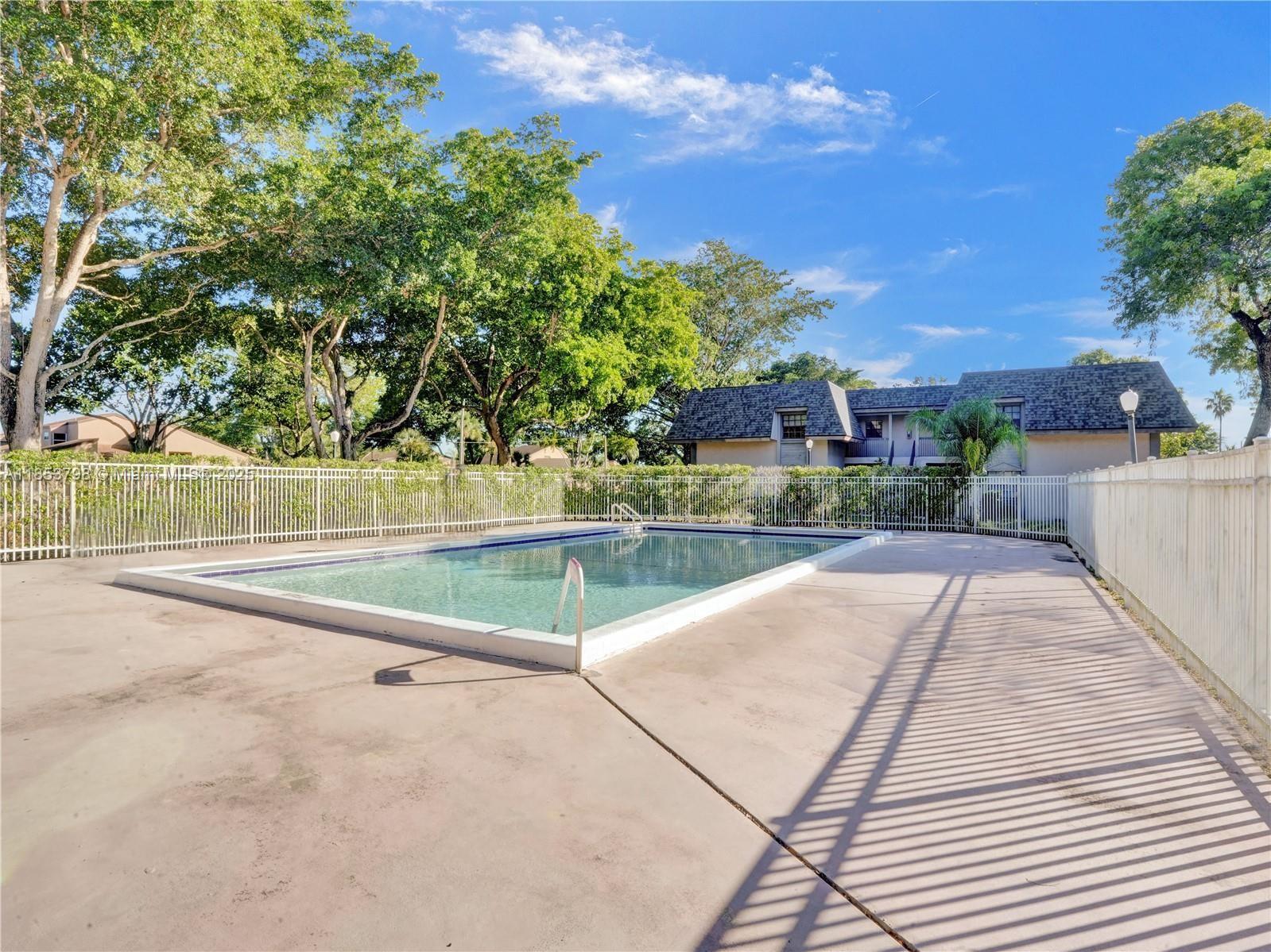 3633 NW 94th Ave # 7G