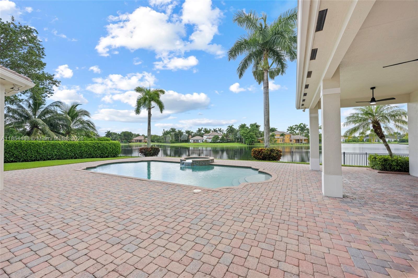 12590 N Winners Cir