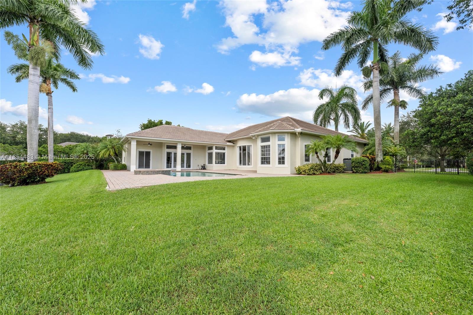 12590 N Winners Cir