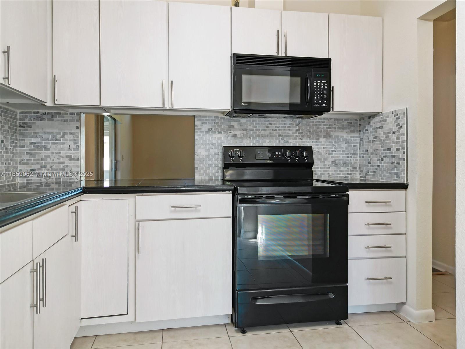 114 Essex Rd # 36 Unit: 1-36