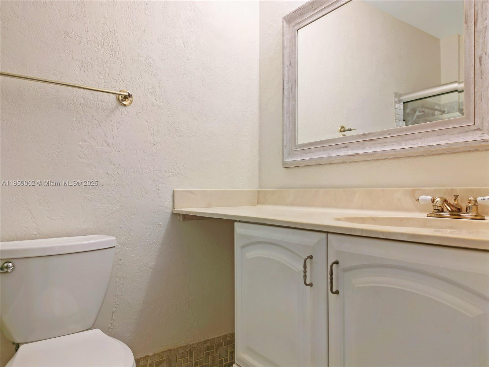 114 Essex Rd # 36 Unit: 1-36