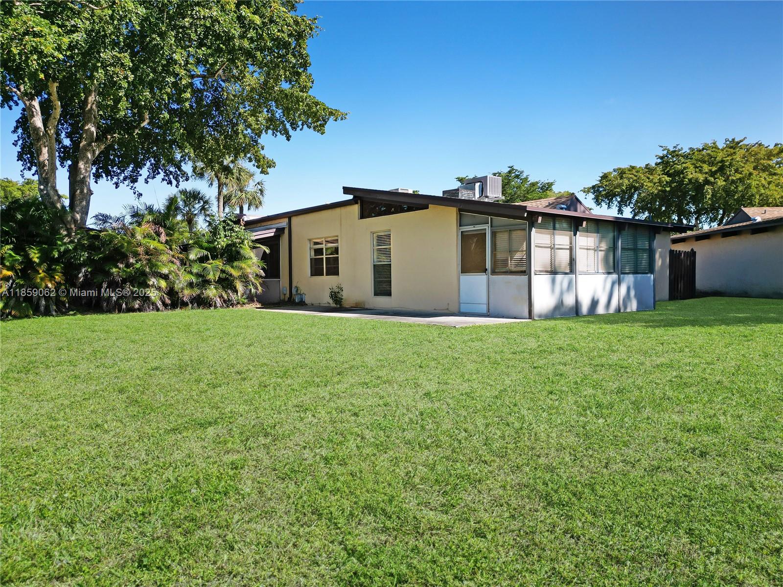 114 Essex Rd # 36 Unit: 1-36