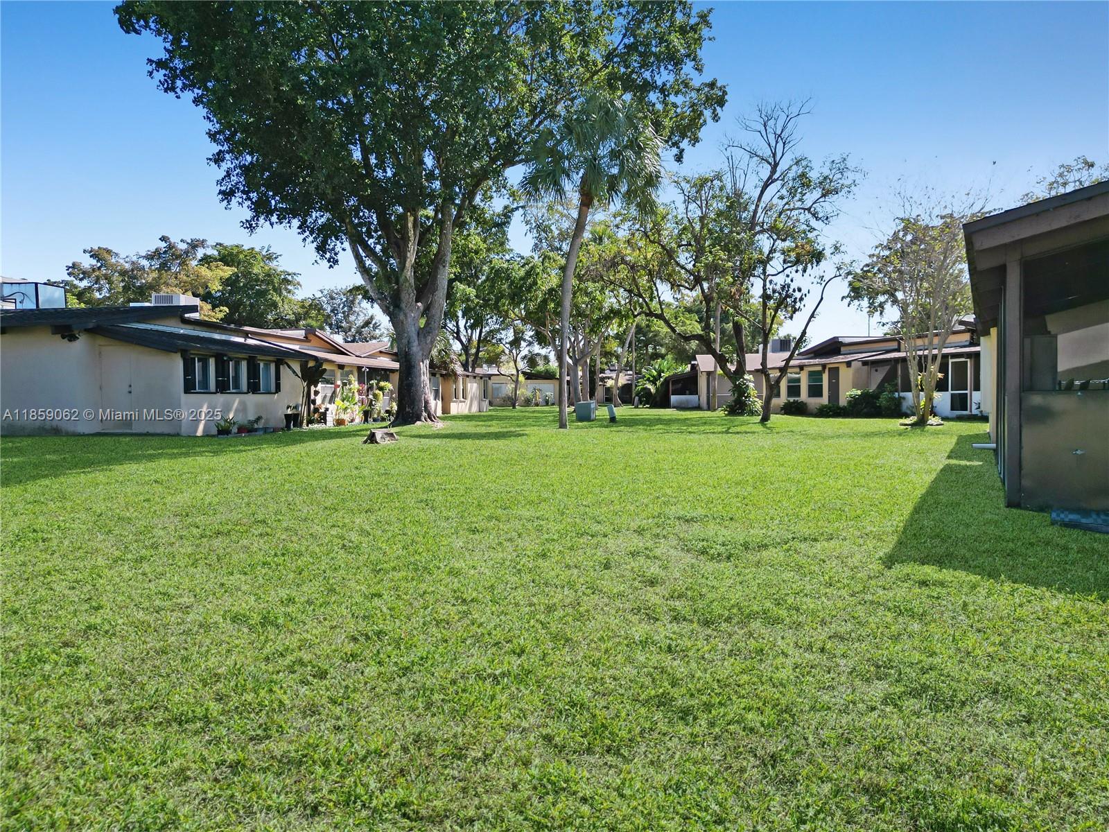 114 Essex Rd # 36 Unit: 1-36