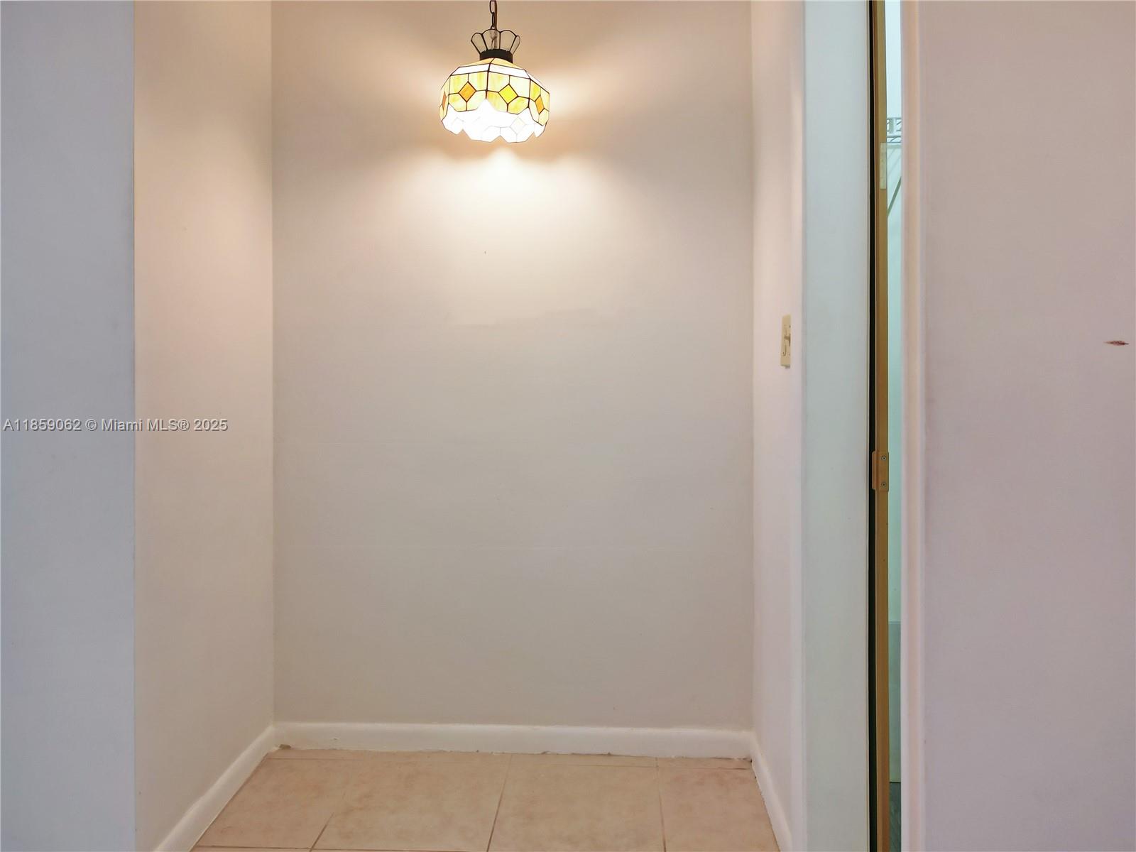 114 Essex Rd # 36 Unit: 1-36