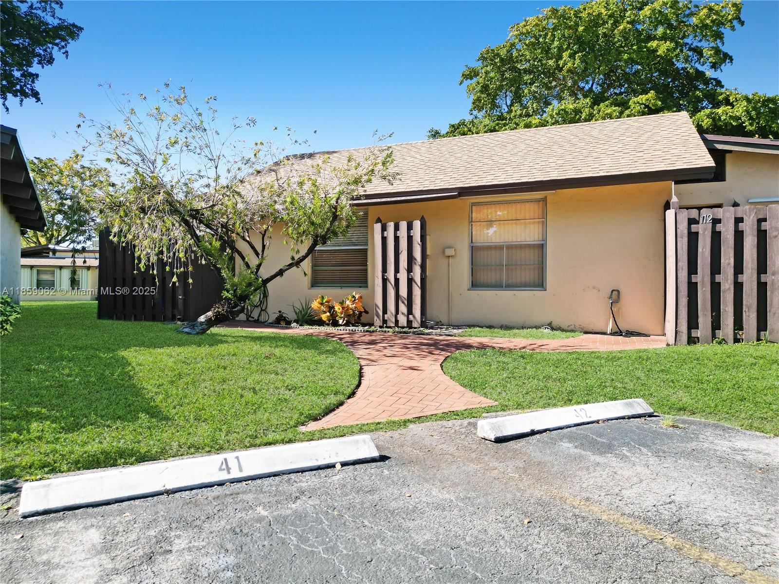 114 Essex Rd # 36 Unit: 1-36